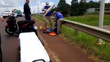 Motociclista se fere em acidente na Avenida Piquiri