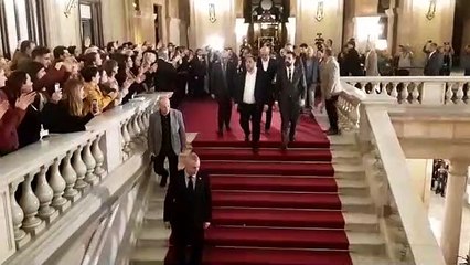 Els presos polítics abandonen el parlament