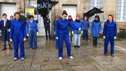Flash-mob féministe à Alençon