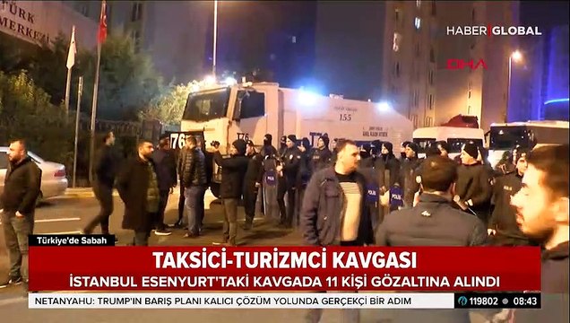 Esenyurt'ta taksicilerle turizm şoförleri birbirine girdi, ortalık savaş alanına döndü