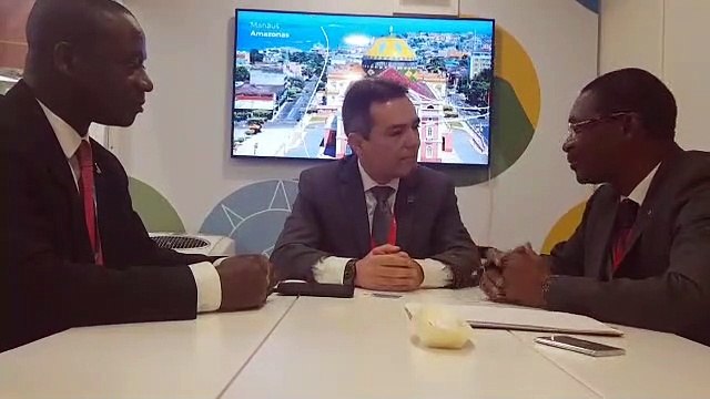 Feria de Madrid : Laye Junior Condé, DG de l'ONT rencontre le coordinateur général de la Promotion Touristique du Brésil