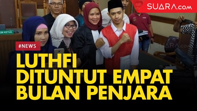 Luthfi Si Pembawa Bendera Saat Demo di DPR Dituntut 4 Bulan Penjara