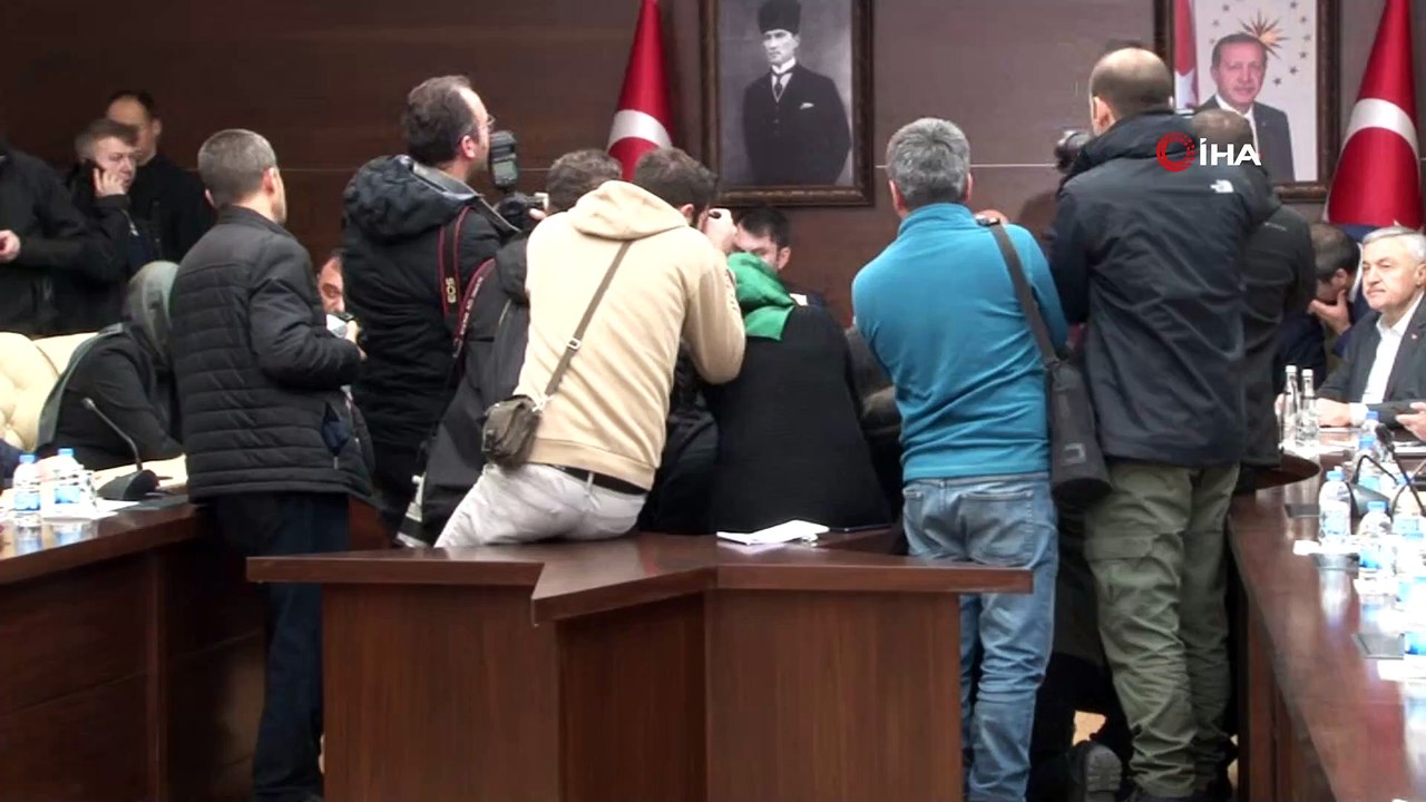 Bakan Soylu: 'Depremin olduğu dakikadan bu dakikaya kadar Elazığ'da ve Malatya'da huzuru bozan, kamu düzenini zorlayan hiçbir asayiş olayının olmadığını büyük bir memnuniyetle iletmek isterim'