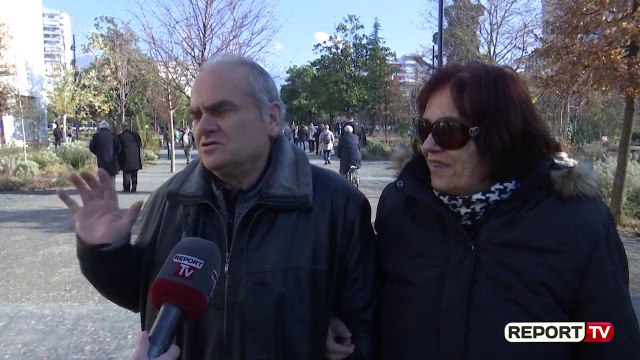 Report TV - Qytetarët të 'ndarë' për shërbimet online: A do zhduket korrupsioni dhe radha?