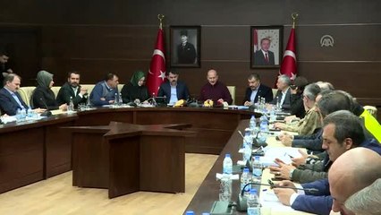 Bakan Koca: "Hastanelerimizde yatarak tedavi edilen 7'si yoğun bakım olmak üzere 64 yaralımızı...