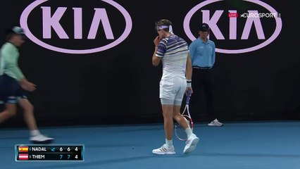 Un criquet vient perturber Thiem