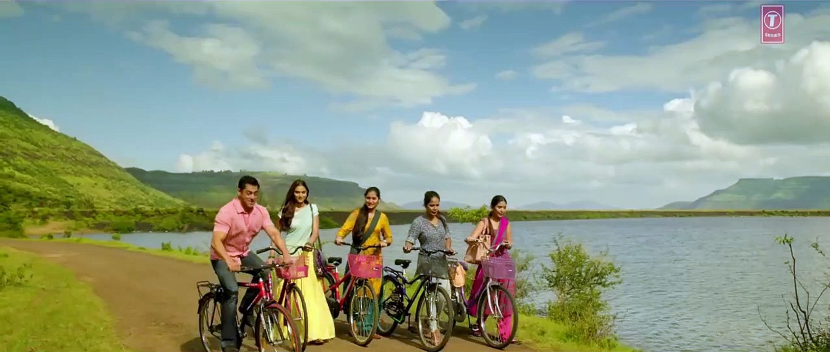 Awara Movie Video Songs | Bollywood Movie - Dabangg 3 | Bollywood Video Songs | T-Series New Songs | Music Video Songs | Hindi Movie Songs | Hindi Video Songs | T-Series Music Video | T-Series Video Songs