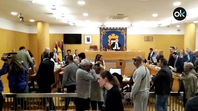 Bronca en el Pleno de la Asamblea: gritos de “sinvergüenzas” y “payasos” entre Caballas y Vox