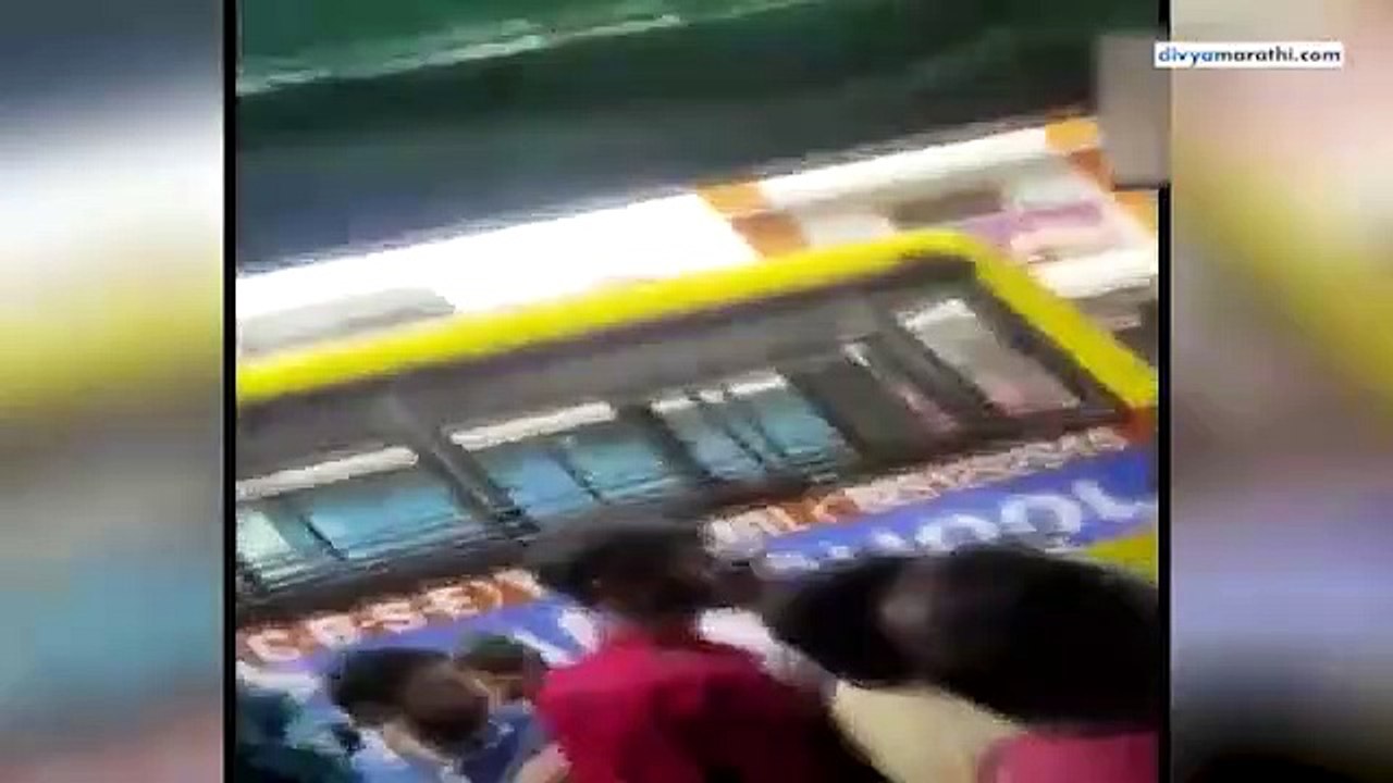 दुकानदाराने आंदोलकांच्या अंगावर फेकली मिरची पूड 