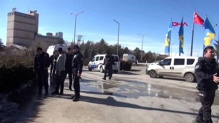 Karaman otomobilini yıkayan sürücüye silahlı saldırı