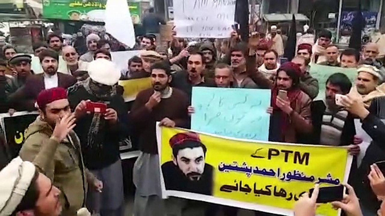 Thousands Of People in Pakistan Come Together in Support Of Pakistani Civil Rights Movement
