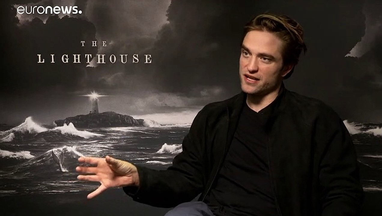 'El faro', oscuro duelo Willem Dafoe-Robert Pattinson