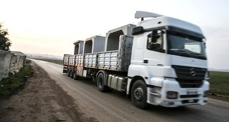 Suriye sınırındaki birliklere beton mevzi sevkiyatı yapıldı
