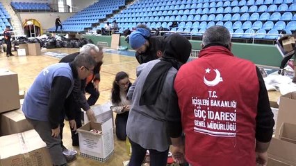 Deprem bölgesine 4 yardım tırı gönderildi