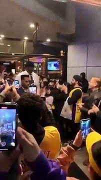 Shaq Hushed The Entire Crowd By The Staples Center So He Could Start A 'Kobe' Chant With Everyone