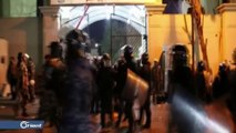 المحتجون يقتحمون مقر الحكومة وسط صدامات مع قوات الأمن في بيروت
