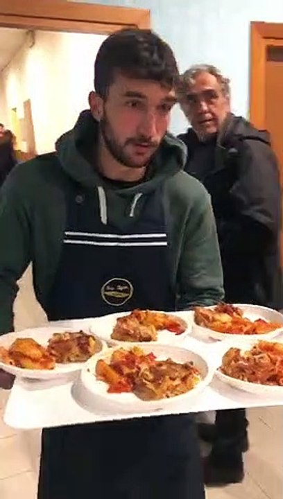Cataldi porta i piatti