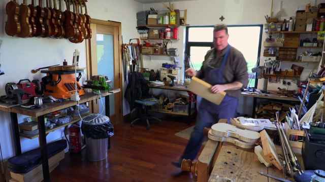 Le Brexit va-t-il faire taire les violons d'un luthier nord-irlandais?