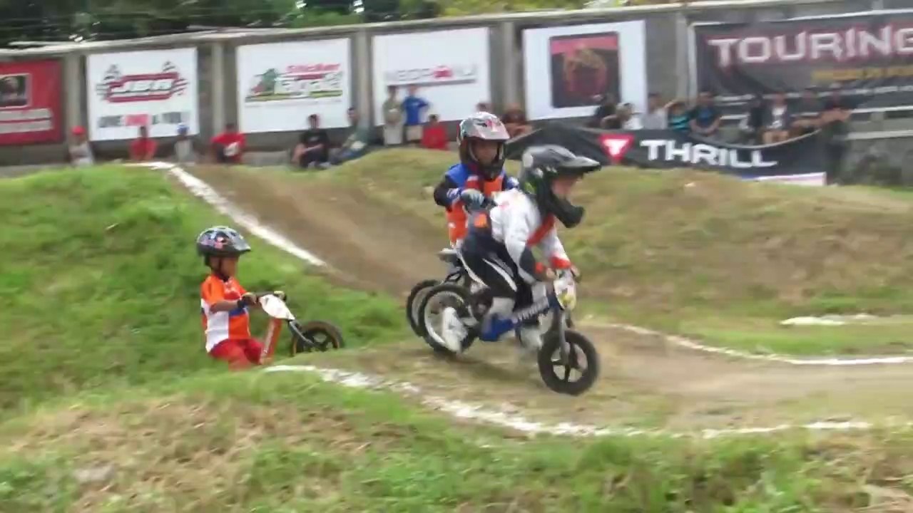 ANAK KECIL BALAP SEPEDA BMX LUCU - Jogjakarta Bike Racing, Youth Center Circuit (BMX INDONESIA)