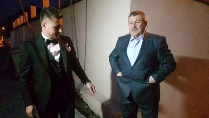 Manisa'da depremzede aile düğünü ertelemedi, gelin çadırdan gelinlikle çıktı