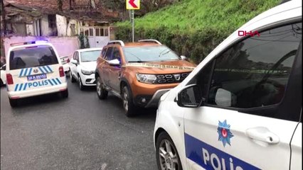 Beyoğlu'nda otomobiline binmeye çalışan kişiye silahlı saldırı