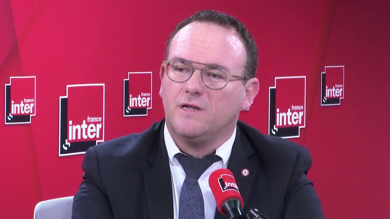 Pour Damien Abad, président des députés LR, la circulaire Castaner sur les municipales, "c'est museler la France des territoires qui n'est pas une France macroniste (...), c'est altérer la sincérité du scrutin"