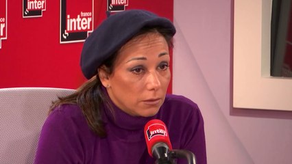 Sarah Abitbol : "Je dormais avec mes peluches et il me réveillait avec sa lampe torche"