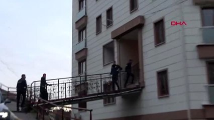 Beyoğlu'nda otomobiline binmeye çalışan kişiye silahlı saldırı