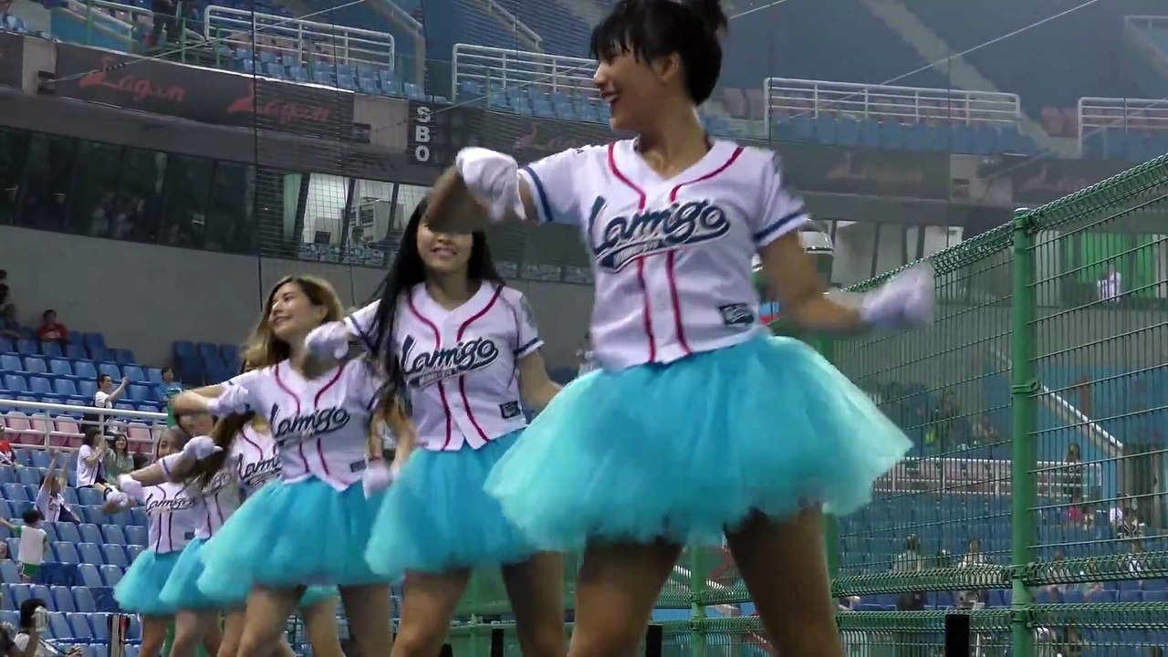 ちょっと興奮する♥♥座席位置でセックスィーな衣装のラミガールズ  我是老大 ラミゴモンキーズ cheerleading squad very cute girls