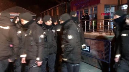 Kars'ta çarşı ve mahalle bekçilerinin zorlu kış mesaisi