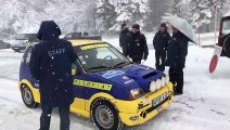 Pontarlier : Sous la neige, les équipages du Rallye Neige et Glace font une halte au Larmont