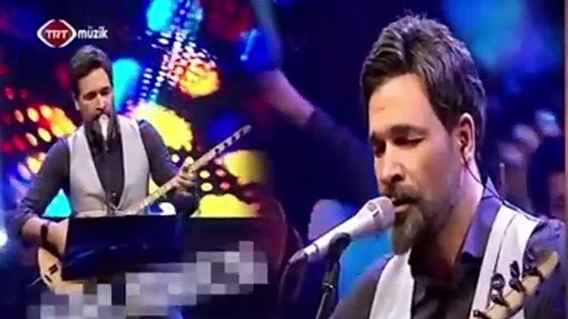 Uğur Işılak, Aşık Mahzuni Şerif'in türküsünü değiştirerek söyledi