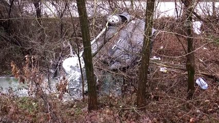 Anadolu Otoyolu'nda şarampole devrilen araçtaki 2'si çocuk 4 kişi yaralandı