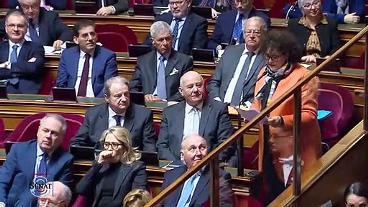 QAG - Jacqueline EUSTACHE-BRINIO : "Le Président de la République parviendra-t-il à imposer à certains musulmans qui ne veulent pas l'entendre notre droit de critiquer toutes les religions ?"