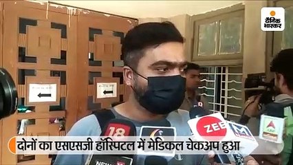 गुजरात के दो युवा चीन से वडोदरा वापस आए