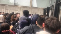 Réforme du bac: Manifestation des élèves devant le lycée Touchard-Washington
