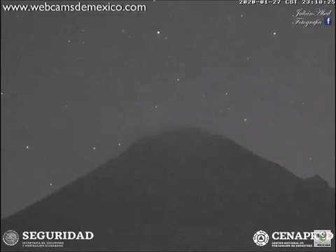 Un OVNI repéré au-dessus d'un volcan en éruption