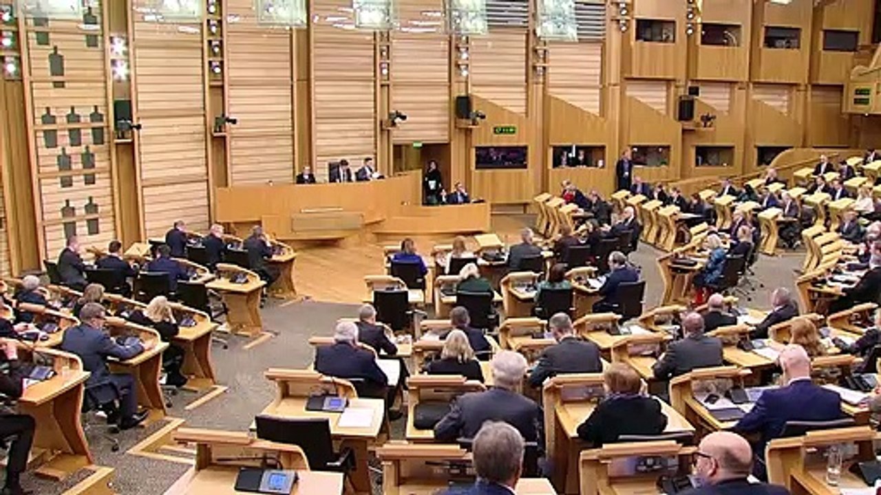 Schottisches Parlament für erneutes Unabhängigkeitsvotum