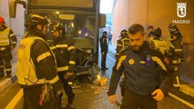 Muere un motorista al chocar contra un autobús en el túnel de Pío XII