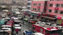 Eminönü'nde kırtasiye malzemeleri satan iş yerinin deposunda yangın çıktı