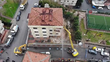 Sultangazi’de depreme dayanıksız bina böyle yıkıldı