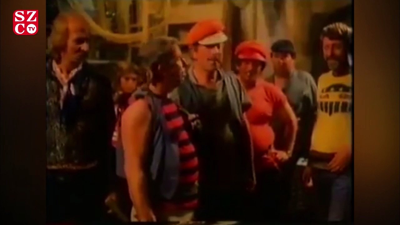 Bayrak yırtan Yunan vekile bir yanıtta Cüneyt Arkın'dan