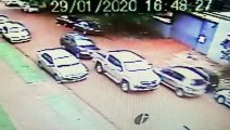 Imagens flagram furto de veículo Gol no Bairro São Cristóvão
