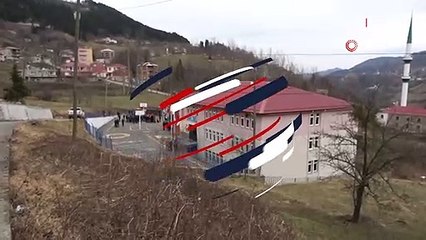 Trabzon'da çatlaklar oluşan okul binası boşaltıldı