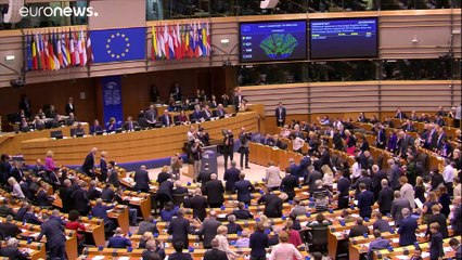 Közös énekléssel búcsúztak az EP-képviselők brit kollégáiktól