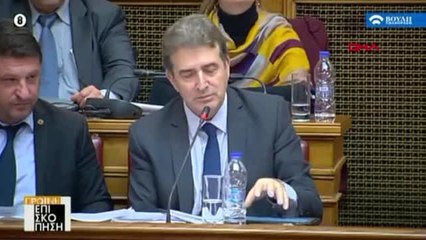 Yunanistan, göçmenleri engellemek için yüzen barikat kuruyor