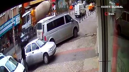 Güngören'de korkunç kaza! Tramvay seferlerinde aksama yaşandı