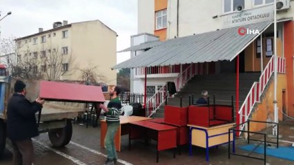 Elazığ'da 266 öğrencinin eğitim gördüğü ağır hasarlı okul boşaltıldı