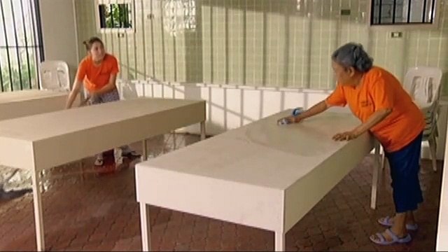 Sara, inalalayan si Lola Caring sa kanilang parusa