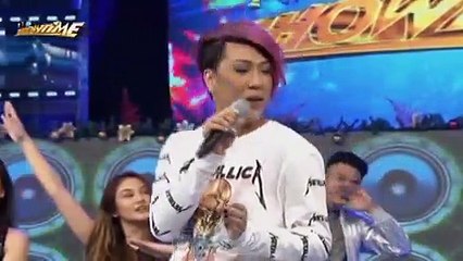 Vice Ganda, may banta sa mga gagalaw sa madlang people sa kanilang mannequin challenge